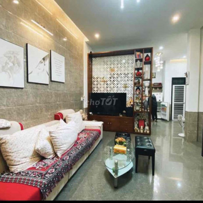 CHO THUÊ NHÀ 3 TẦNG FULL NÔỊ THẤT CAO CẤP GẦN TRƯỜNG CHINH