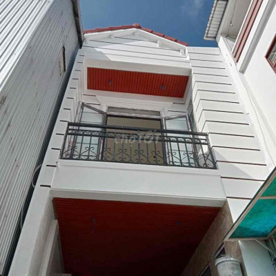 Nhà nguyên căn đầy đủ nội thất kiệt Oto Nguyễn Lộ Trạch