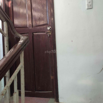 phòng rộng thoáng mát điểu hòa nóng lạnh kiệt HBT cách ĐH Y 200m