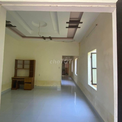 NHÀ MỚI XÂY! TẠI TRUNG TÂM TP. DT: 70M2. 2PN. CHỈ 2TR5