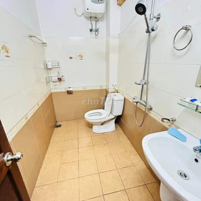 NHÀ SIÊU RỘNG, HỒ ĐẮC DI, FULL NỘI THẤT. DT:200M2. 2TẦNG(4PN). CHỈ 7TR