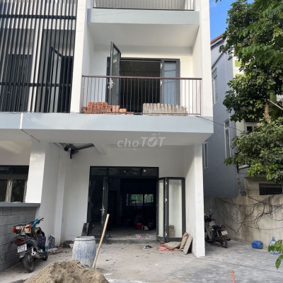 Cho thuê nhà 3 tầng Trần Thái Tông phù hợp kinh doanh, mở văn phòng