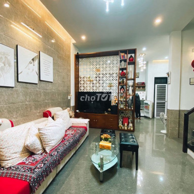 NHÀ MẶT TIỀN HIỆN ĐẠI TTTP. DT:220M2. 3 TẦNG(4PN). CHỈ 12TR