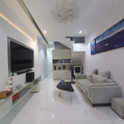 Cho thuê nhà nguyên căn, dt xây dựng 165m2, 3 phòng ngủ, măt tiền