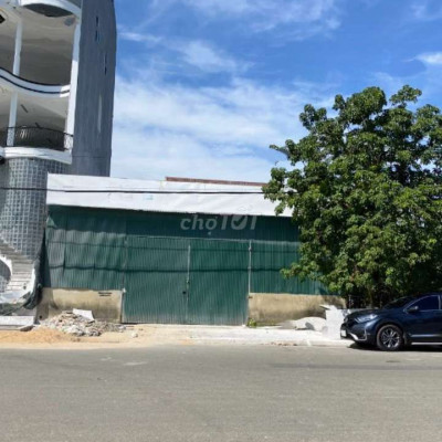 HOT. HOT.. HOT... Cho thuê mặt tiền kinh doanh hơn 200m².