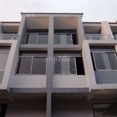 🔥🔥CỰC HOT! NHÀ THÔ CỰC RỘNG TẠI AEON MALL. DT:250M2. 5 TẦNG.CHỈ 5TR