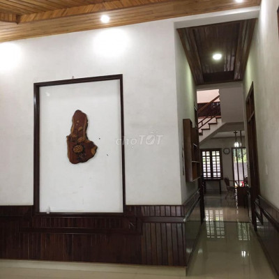 Cho thuê nhà nguyên căn 2 tầng 180m2, full nội thất giá 6,5TR/TH