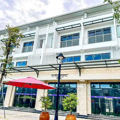 Nhà 4 tầng mặt tiền EcoGarden thuê 12.5tr