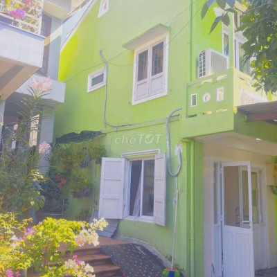 🔥🔥🔥🔥CỰC HOT! NHÀ 2 TẦNG TTTP SÁT VINCOM CÓ NỘI THẤT. 100M2.CHỈ 5TR