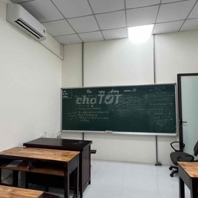 Cho thuê mặt tiền đường số 10 nội thất văn phòng