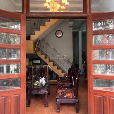 Cho thuê tầng 1 hai mặt tiền Đặng Huy Trứ,86,5m2 giá 7TR/TH