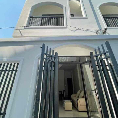 Nhà 50m2,nhà có 3 phòng ngủ,2 nhà vệ sinh