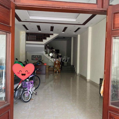 Cho thuê mặt tiền 4 tầng Tỉnh Lộ 10,115m2 giá 10TR/TH