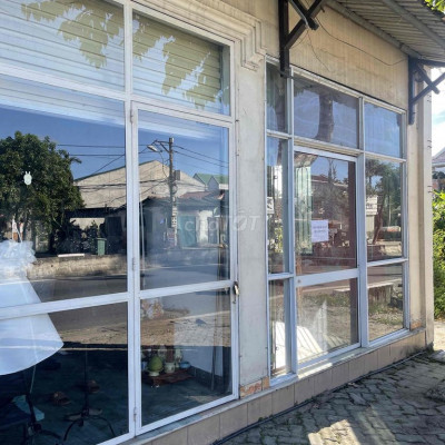 Mặt tiền Nguyễn Tất Thành