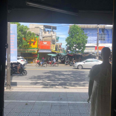 mat tiền trước cho An Cựu phu hoo kinh doanh nhiều mặt hang