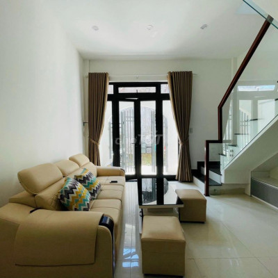 Cho thuê nguyên căn hai tầng mới xây Trường Chinh, 50m2 giá 8 TR/TH