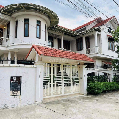 Biệt thự kiệt ô tô Phạm Văn Đồng - Huế