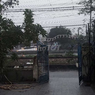 Nhà sân vườn c4 gác lững, mặt tiền đường ray Lê Duẩn