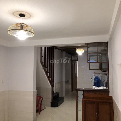 Cho thuê nhà 2 tầng gần Đại nội, có thể ở, làm văn phòng, kinh doanh