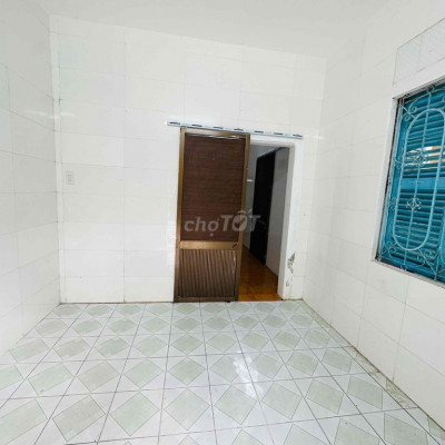 NHÀ KIỆT GẦN VINCOM CÓ ĐIỀU HOÀ NÓNG LẠNH