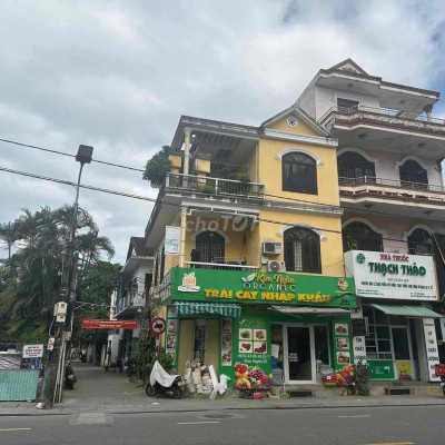 NHÀ LÔ GÓC 3 MẶT TIỀN NGUYỄN THÁI HỌC - ( 3 Tầng )