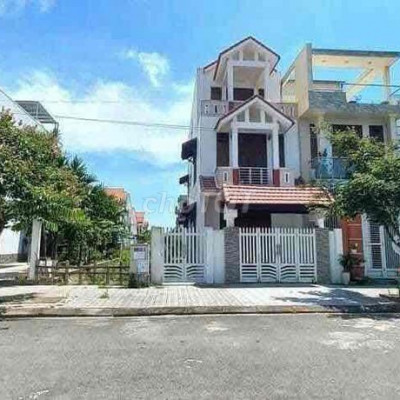 Nhà 03 tầng khu đô thị Phú Mỹ Thượng nội thất cơ bản!!