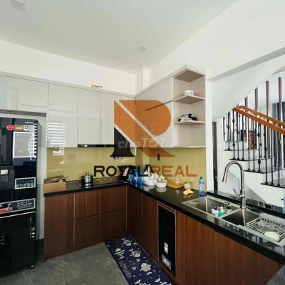 Nhà 3 tầng 175m2 Royal Park full nội thấy giá 16tr/tháng