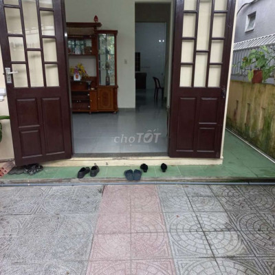 Cho thuê nhà nguyên căn, 2 phòng ngủ, đường Tam Thai, Tp Huế