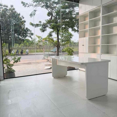 Cho thuê mặt tiền Hoàng Quốc Việt giá 6tr/tháng