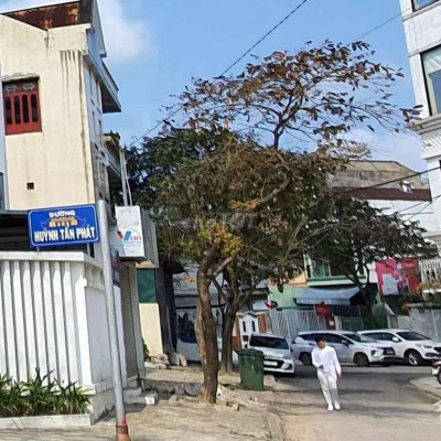 Mặt bằng mặt tiền Lê Minh, có WC riêng.