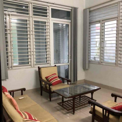 Cho thuê nhà Mặt tiền 2 tầng dt sàn 240 m2 cách ks Hương Giang 300m