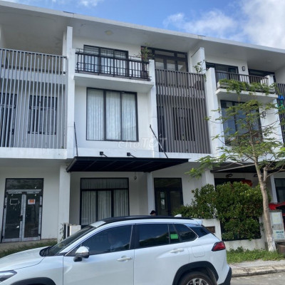 Cho thuê nhà liền kề mặt tiền 7m, 126m2 sàn tại Huế