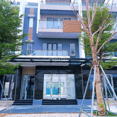 Cho Thuê Nhà Phố 4 Tầng Hoàng Quốc Việt 120m2 Siêu Sang Xịn Mịn