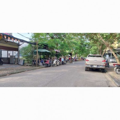 Cho thuê nhà mặt tiền gần chợ, trung tâm tp Huế