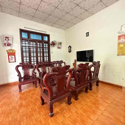 NHÀ THUÊ KIỆT THUỶ XUÂN CÁCH KQH BÀU VÁ 500m