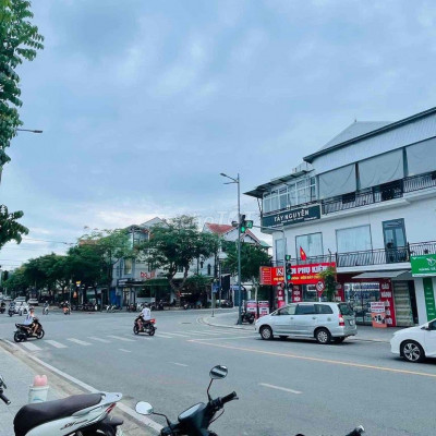 Mặt bằng kinh doanh sầm uất mặt tiền đường Đào Tấn