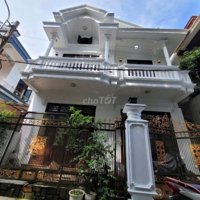 Cho thuê nhà 3 tầng cạnh Ga Huế