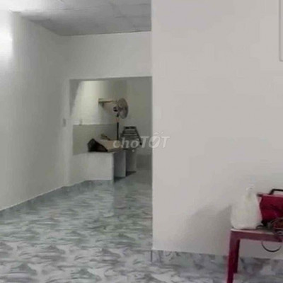 nhà mặt tiền đặng huy trứ 100m2 giá thuê 5.x triệu/ tháng