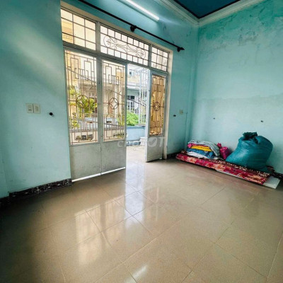 nhà 2 tầng 3 phòng ngủ ngay làng đại học huế