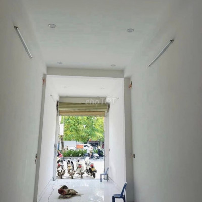 Mặt tiền đối diện chợ Đông Ba - Nhà 3 tầng mới hoàn thiện