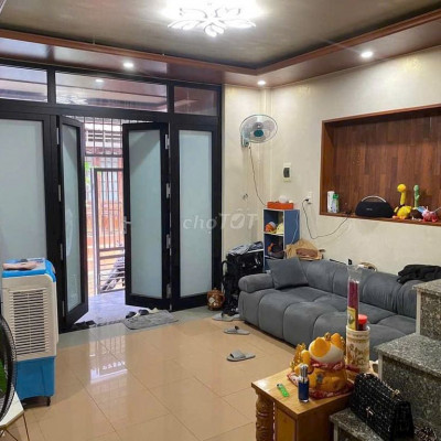 nhà 2 tầng 2 phòng ngủ 2wc gần trường cđ Du Lịch Huế