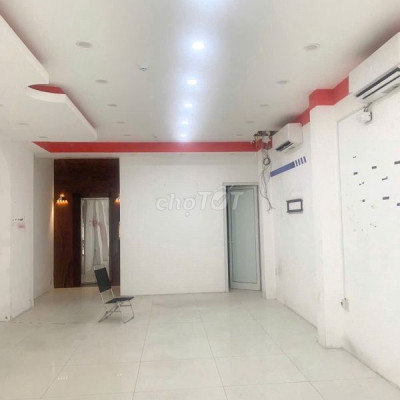 Cho thuê nhà 5 tầng mặt tiền Nguyễn Huệ vị trí đẹp có thang máy