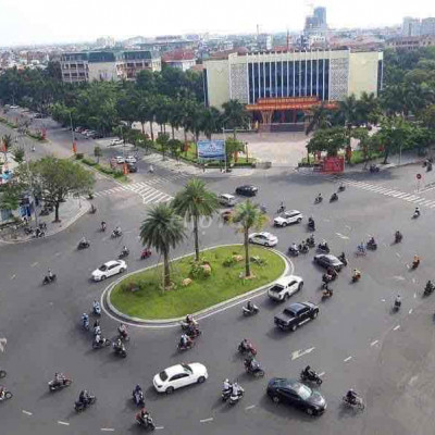Cho Thuê Toà Nhà Mặt Tiền Hùng Vương Sát VinCom Tp Huế (1200m2)