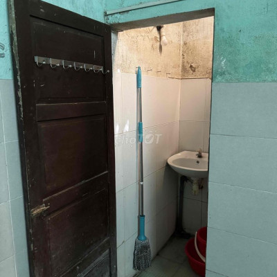 Phòng trọ sinh viên, toilet riêng, vị trí trung tâm