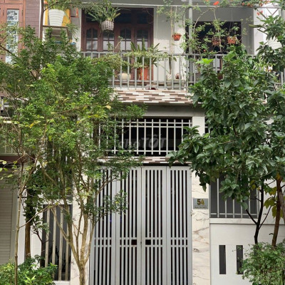 Nhà mặt tiền 175m2, 3 phòng ngủ, 2 phòng vệ sinh, cho thuê nguyên căn