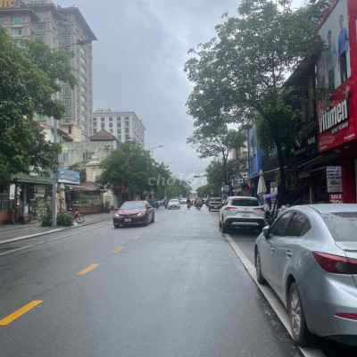 CHO THUÊ 5 TẦNG HÙNG VƯƠNG MẶT TIỀN 14M