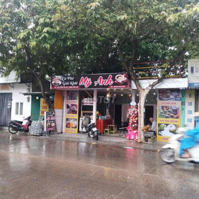 Sang rẻ quán caphe đang hoat động