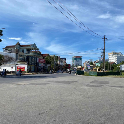 Cho Thuê 400m2 đất Mặt tiền Phạm văn đồng (Huế) Đoạn đầu đường rất đẹp