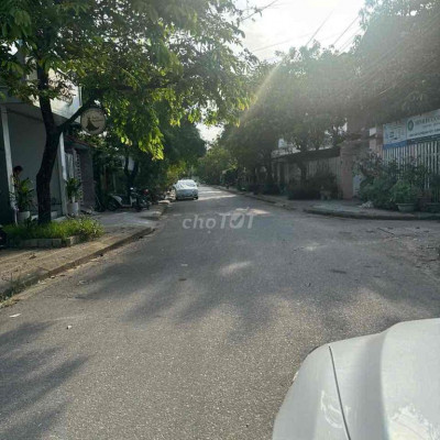 CHO THUÊ NHÀ NGUYÊN CĂN GẦN PHẠM VĂN ĐỒNG MỚI SƠN SỬA LẠI