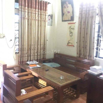 cho thuê nhà nguyên căn 100m2 có sân rộng, hai phòng ngủ rộng rãi